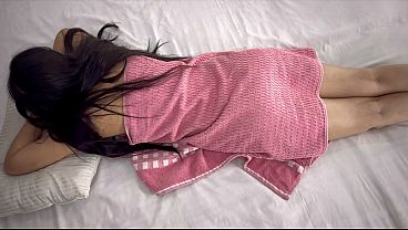 Nri Cewek Minta Dipijit Pantat Sama Pelayan, Abis Itu Crot Di Memek Dan Bongkokin Pantat Gede.
