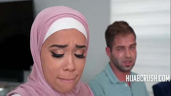 Bantu Adik Tiri Arabku Lepasin Kekolotan, Biar Makin Liar Di Ranjang | Hijabcrush