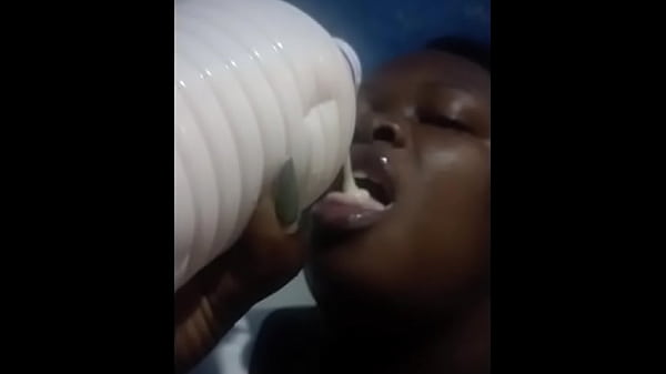 Ngencengin Tenggorokan Dalem Banget Sampe Keluarin Air Mata