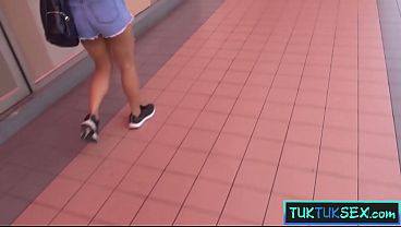 Cewek Thailand Abal-abal Digojlok Di Tuk Tuk Terus Digiring Ke Hotel Doi