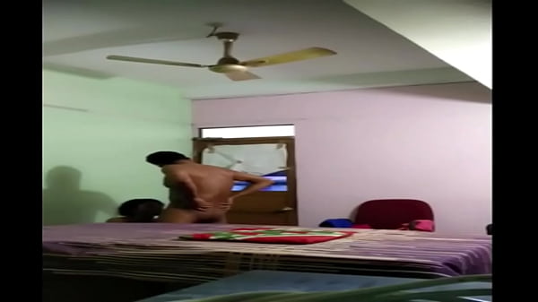 Cewek Sekretaris India Digebukin Sampe Mampus.