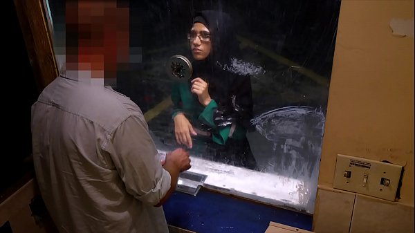 Arab Telanjang – Cewek Arab Nekat Ngewe Demi Duit Di Motel Miring