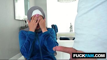 Neighbor Hijabi Kaget Dapat Kontol Besar Dari Sophia Leone & Nicky Rebel