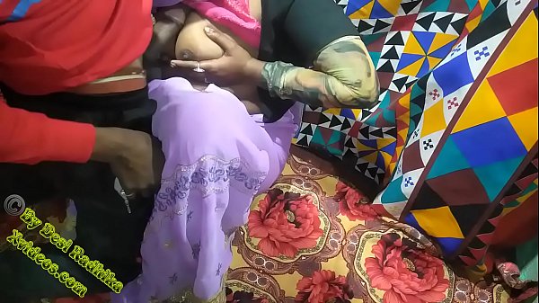 Desi Bhabhi Kamre Mein Lover Ke Saath Chudai, Khatarnak Hindi Audio Sexy Moan.