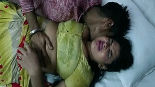 Tukang Servis Tv Ngewein Boudi Montok Di Video Bokep Bangla.