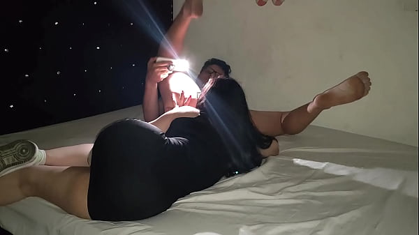 Makan Bareng Sepupu Tiri, Lidah Saling Menjilat Sampai Kenyang