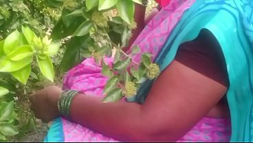 Bhabhi India Panas Ngentot Di Kebun Desa, Bikin Basah Lihat Pemandangan.