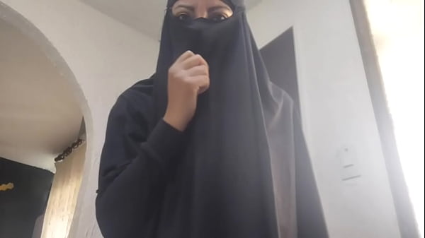 Arab Matre Ngentot Sambil Squirting Pussy Sampai Orgasme Kasar Di Webcam Pake Niqab Hijab
